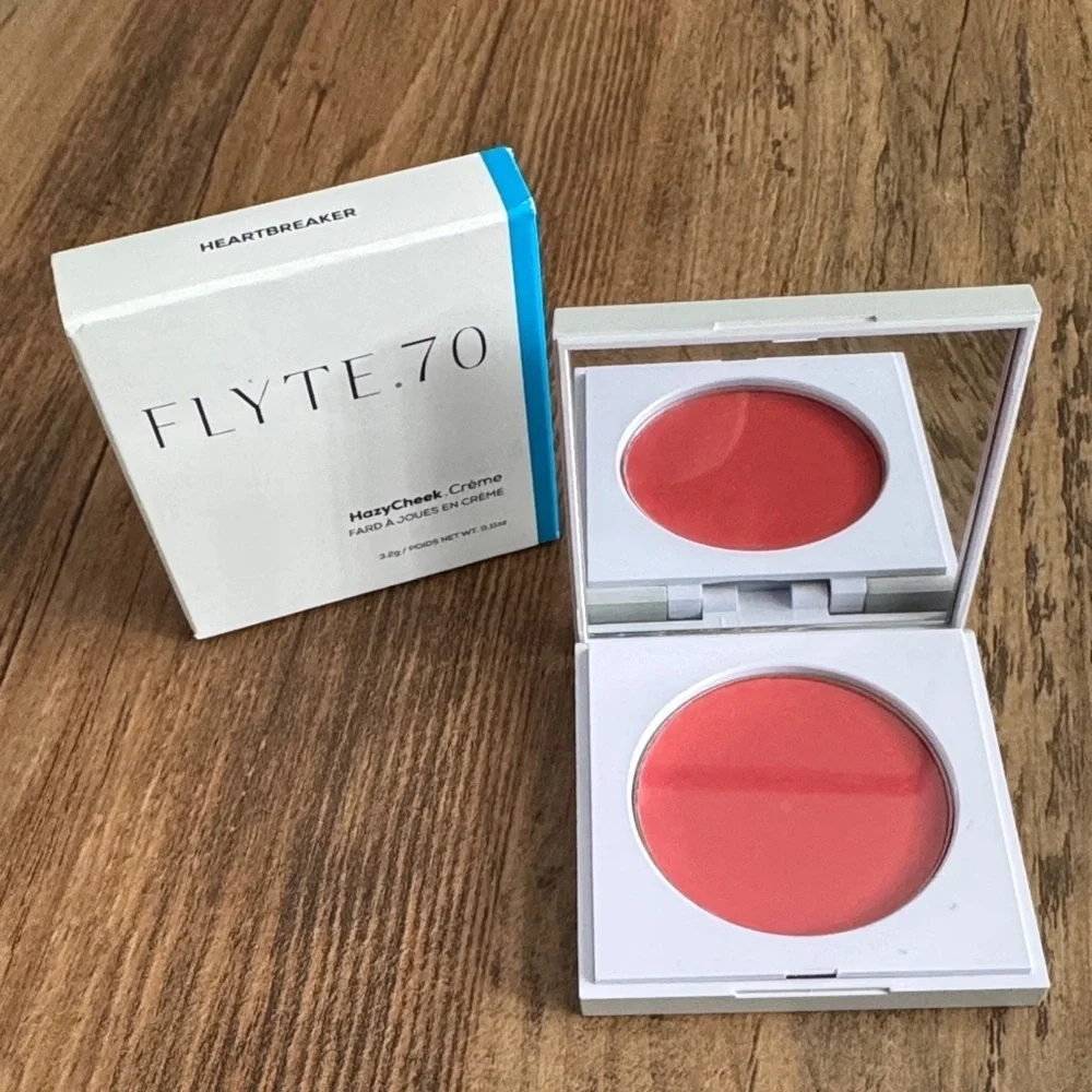 FLYTE 70 Hazy Cheek Creme
